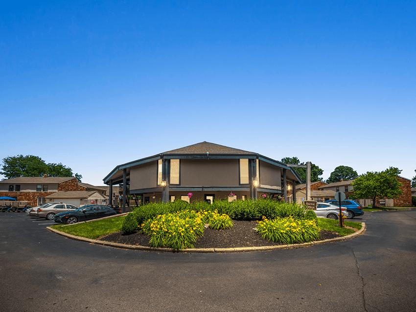 Wake Robin Apartments, 1690 BobOLink Bend, Columbus, OH RentCafe